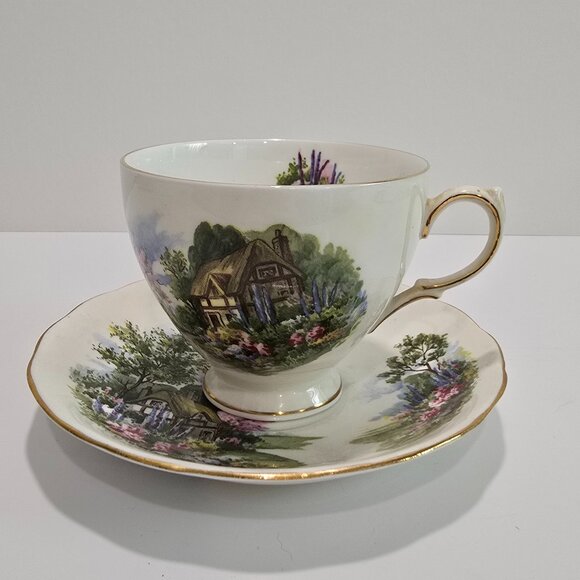 Royal Vale - Cottage Scene Bone China Vintage Tea Cup & Saucer, Pattern #7382 - Picture 1 of 7